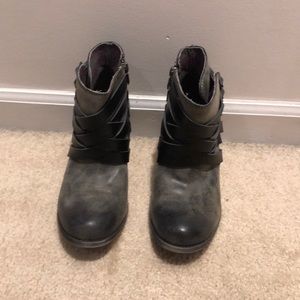 Charcoal Roxy Bootie